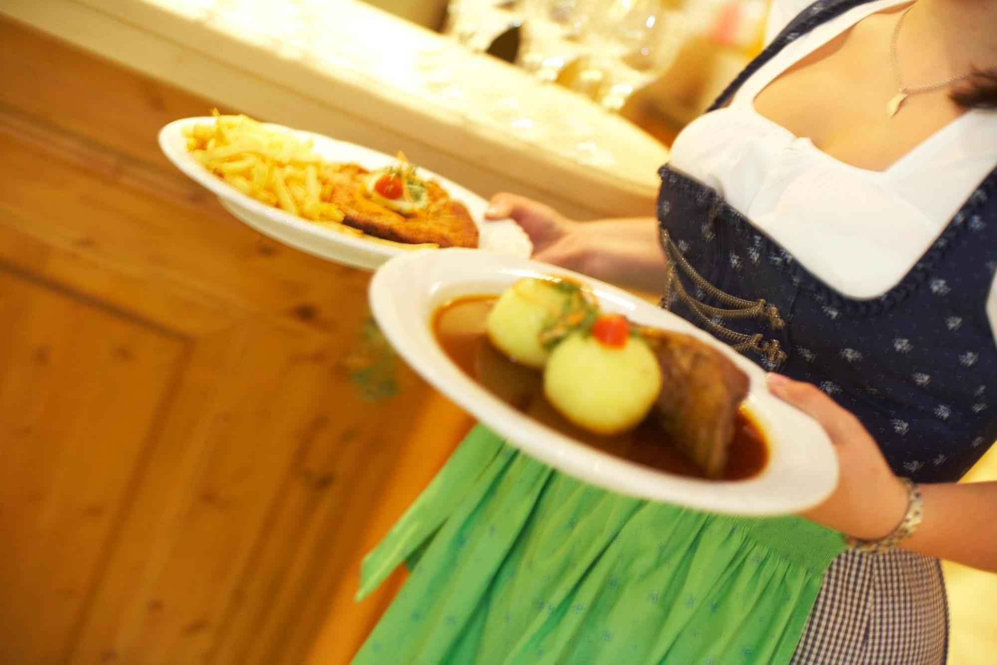 Landhotel Sonne Neuendettelsau ภายนอก รูปภาพ