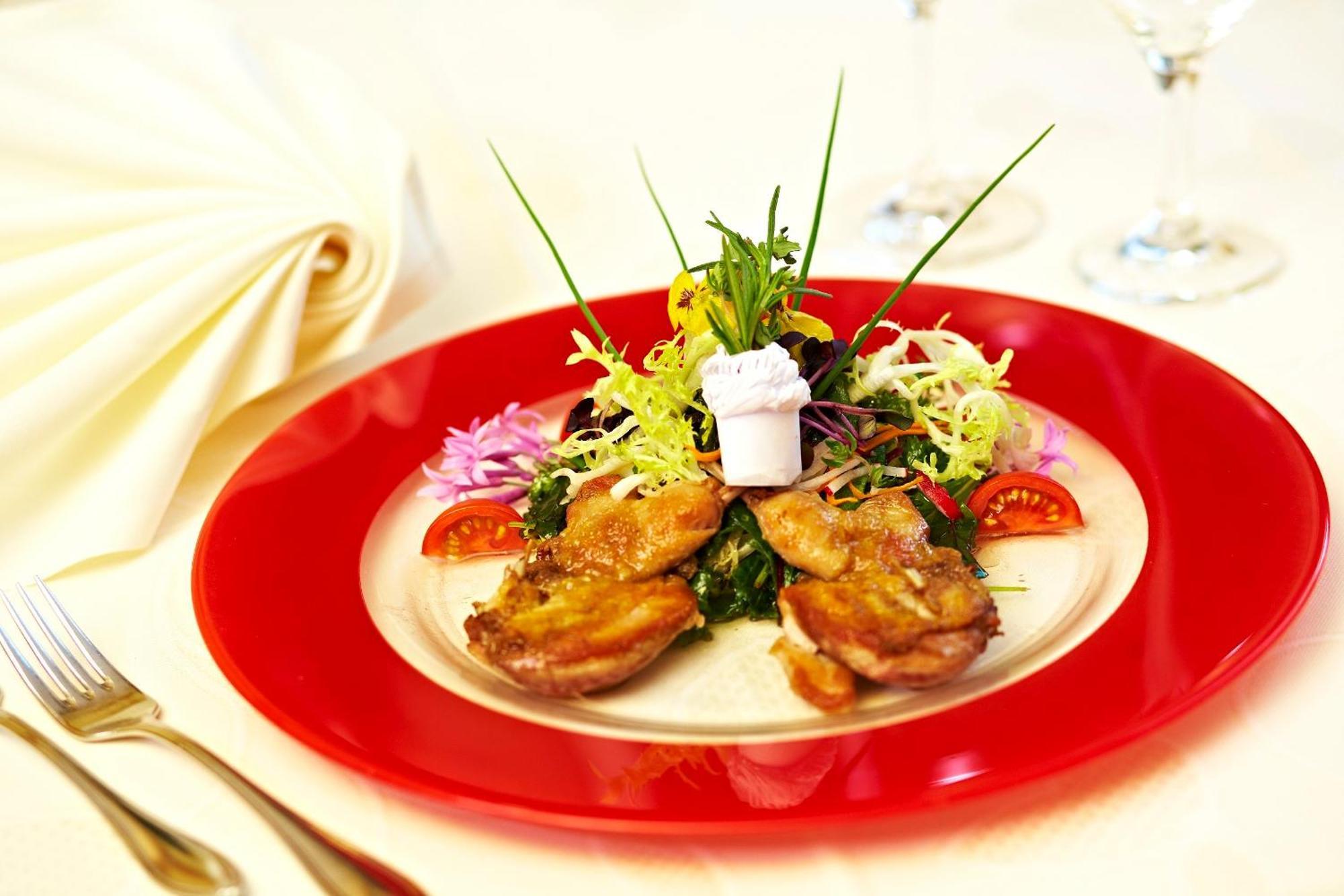Landhotel Sonne Neuendettelsau ภายนอก รูปภาพ