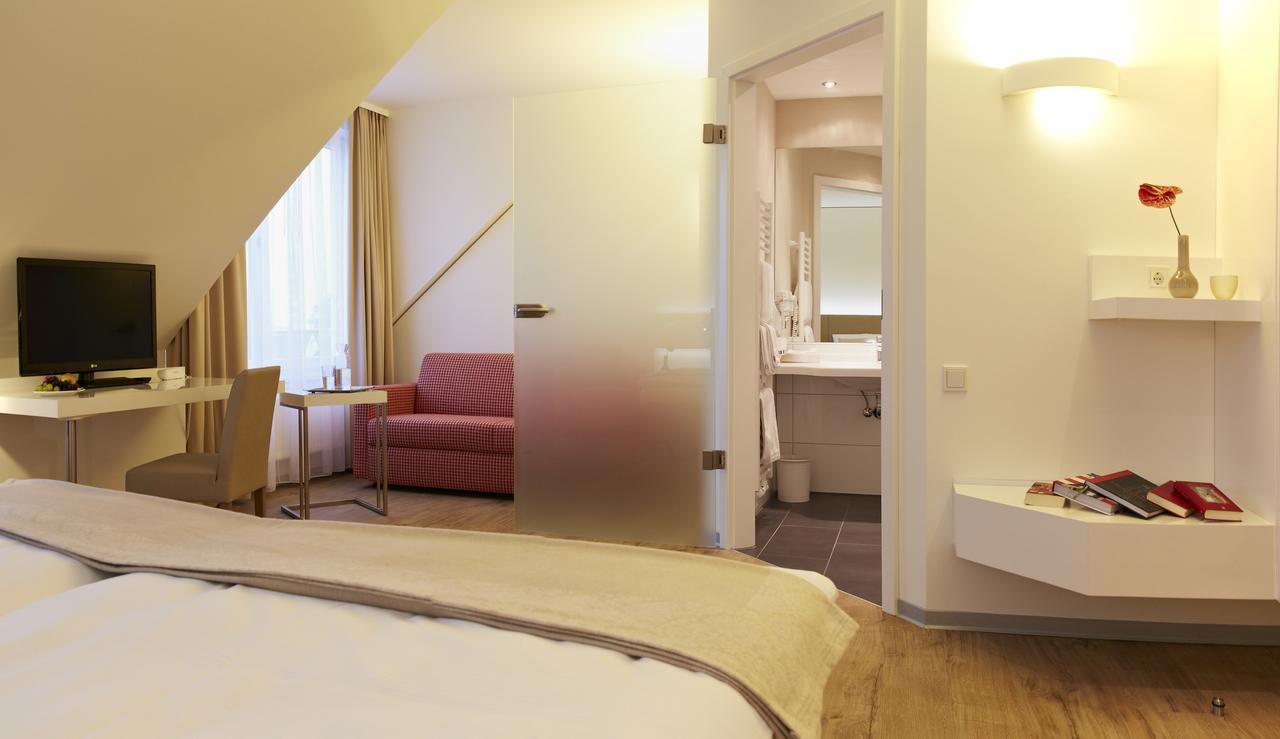 Landhotel Sonne Neuendettelsau ภายนอก รูปภาพ