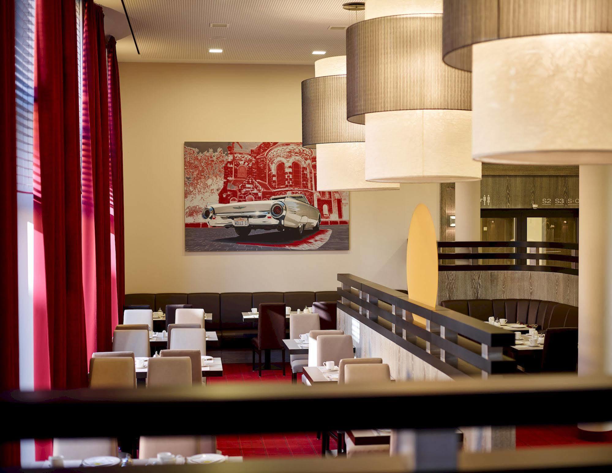Landhotel Sonne Neuendettelsau ภายนอก รูปภาพ