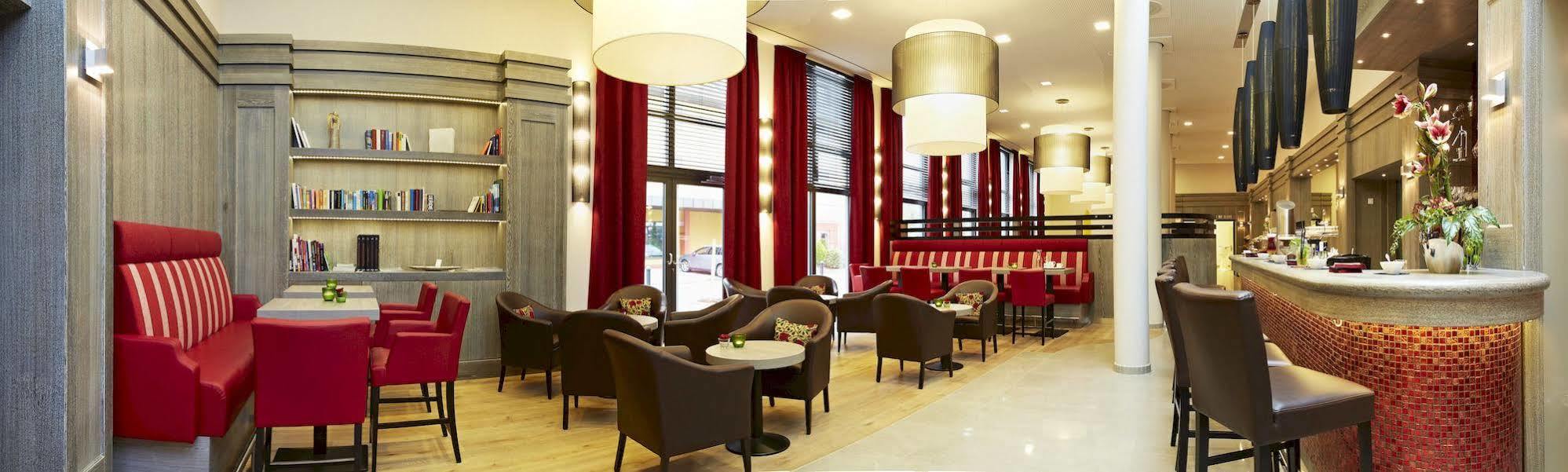 Landhotel Sonne Neuendettelsau ภายนอก รูปภาพ