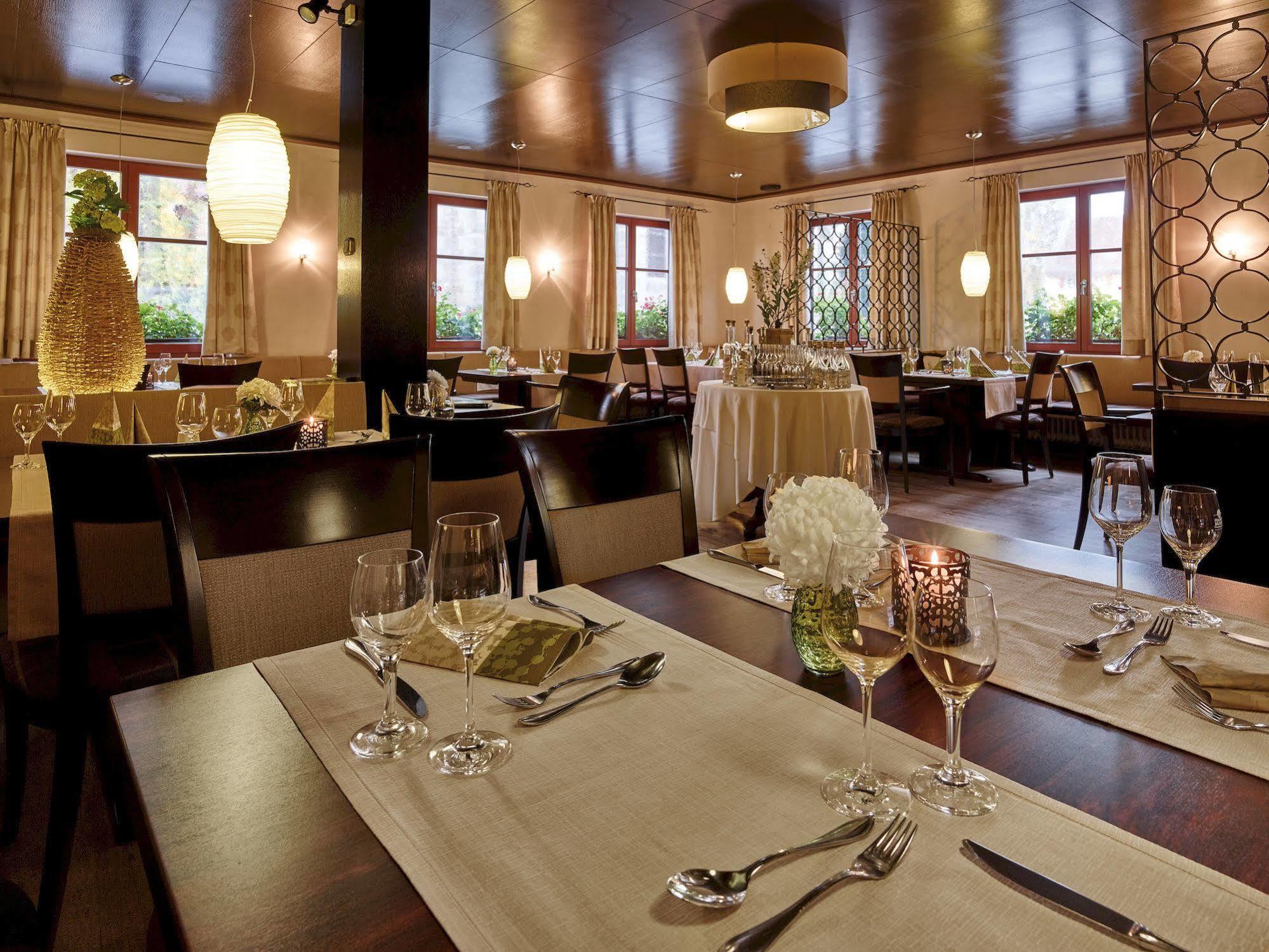Landhotel Sonne Neuendettelsau ภายนอก รูปภาพ