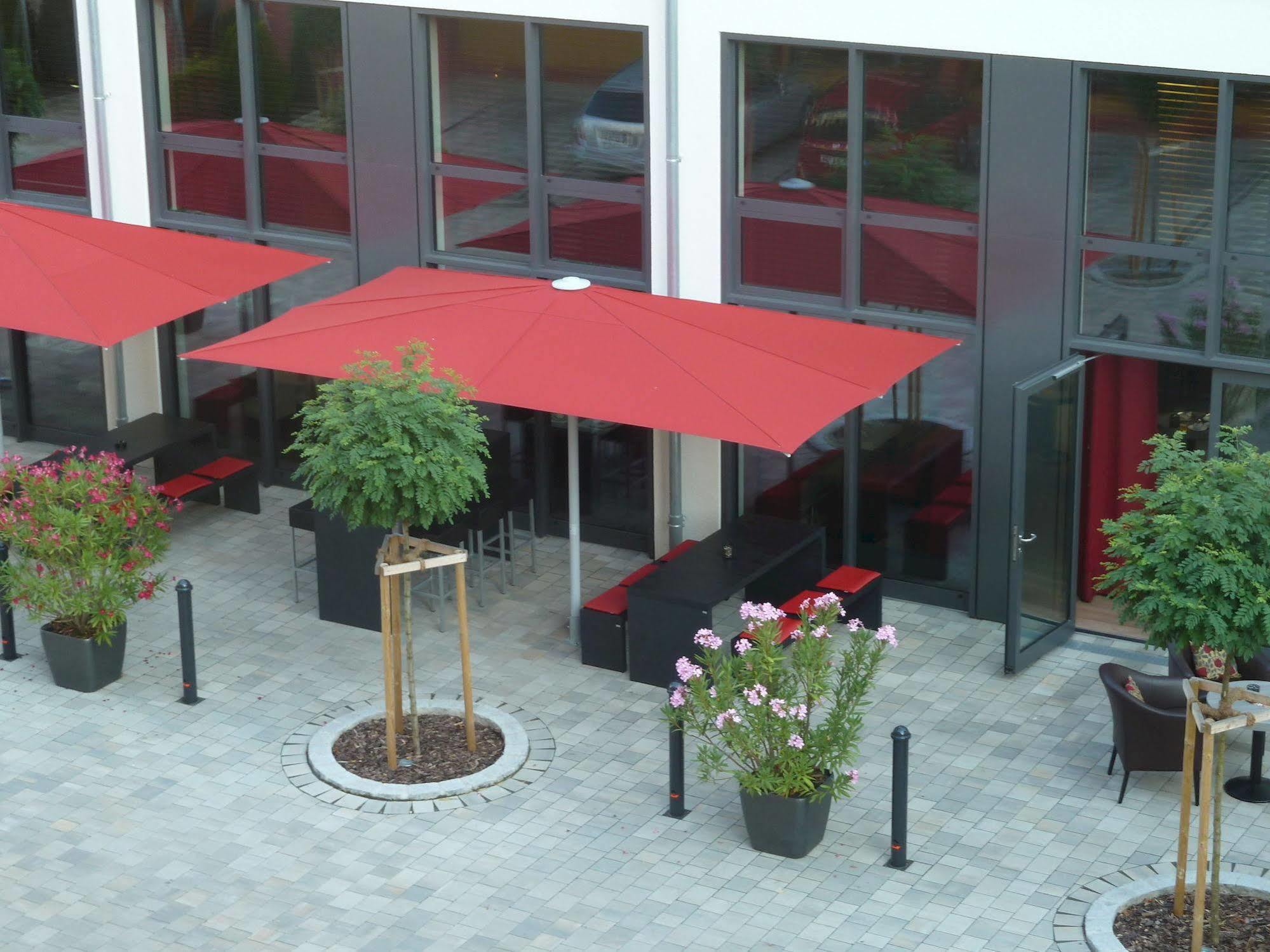Landhotel Sonne Neuendettelsau ภายนอก รูปภาพ